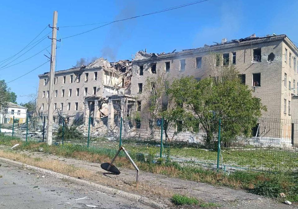 У Покровській ТГ зруйновано лікарню, є загиблі та поранений