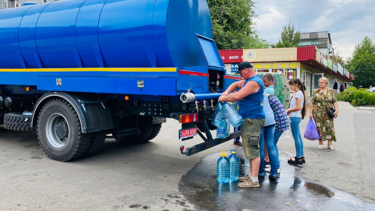 Про підвіз питної води в Покровську та Родинському 10 вересня