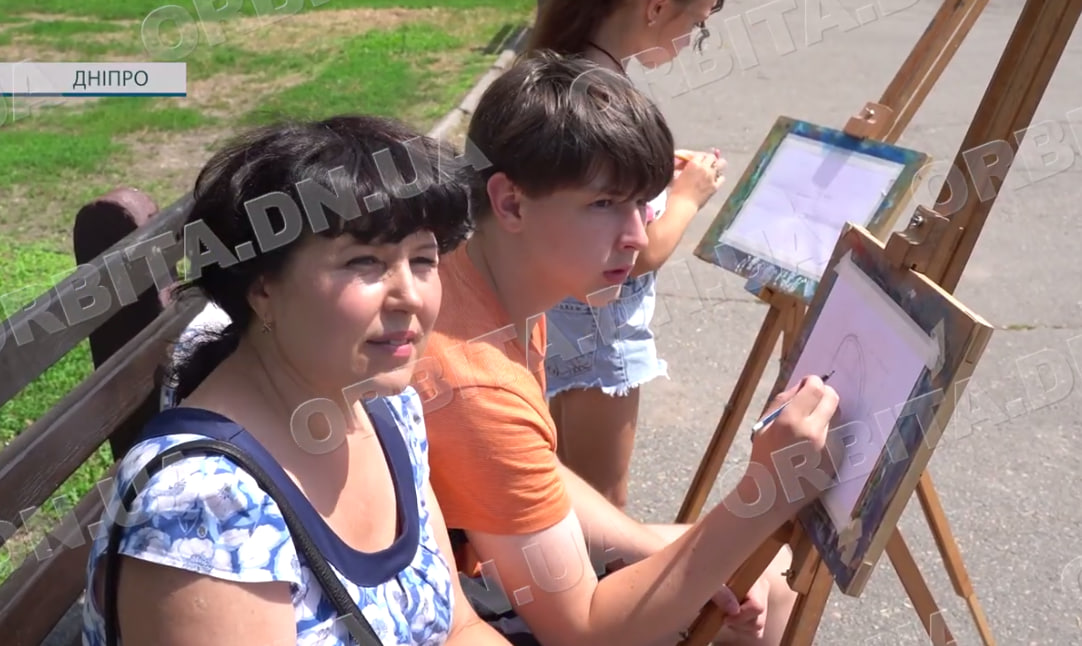 Юні художники Покровської громади провели літній пленер просто неба