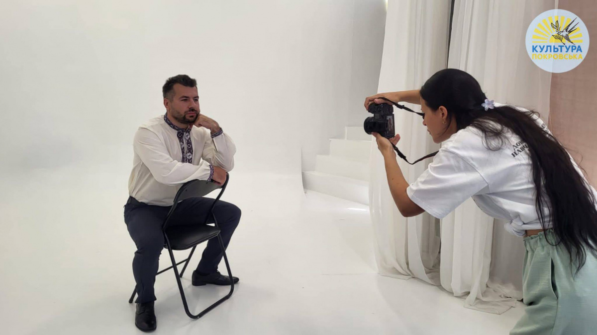 Покровська громада представила свою вишиванку на професійній фотосесії в Києві