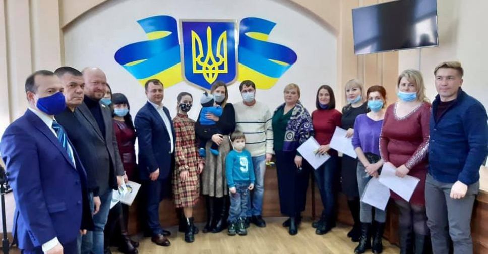 12 семей переселенцев получили ключи от квартир в Покровске
