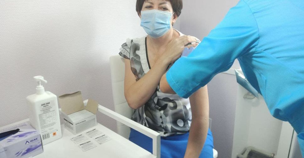 В Покровске продолжается вакцинация педагогов от COVID-19