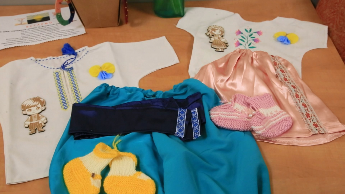«Народжені у вишиванках»: у рамках обласної акції покровські новонароджені отримали подарунки