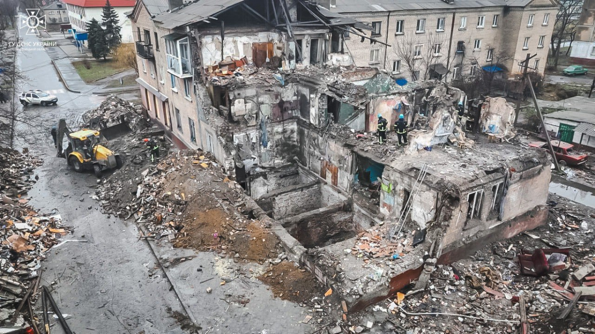 Пошуково-рятувальна операція в Новогродівці: знайдені фрагменти тіл