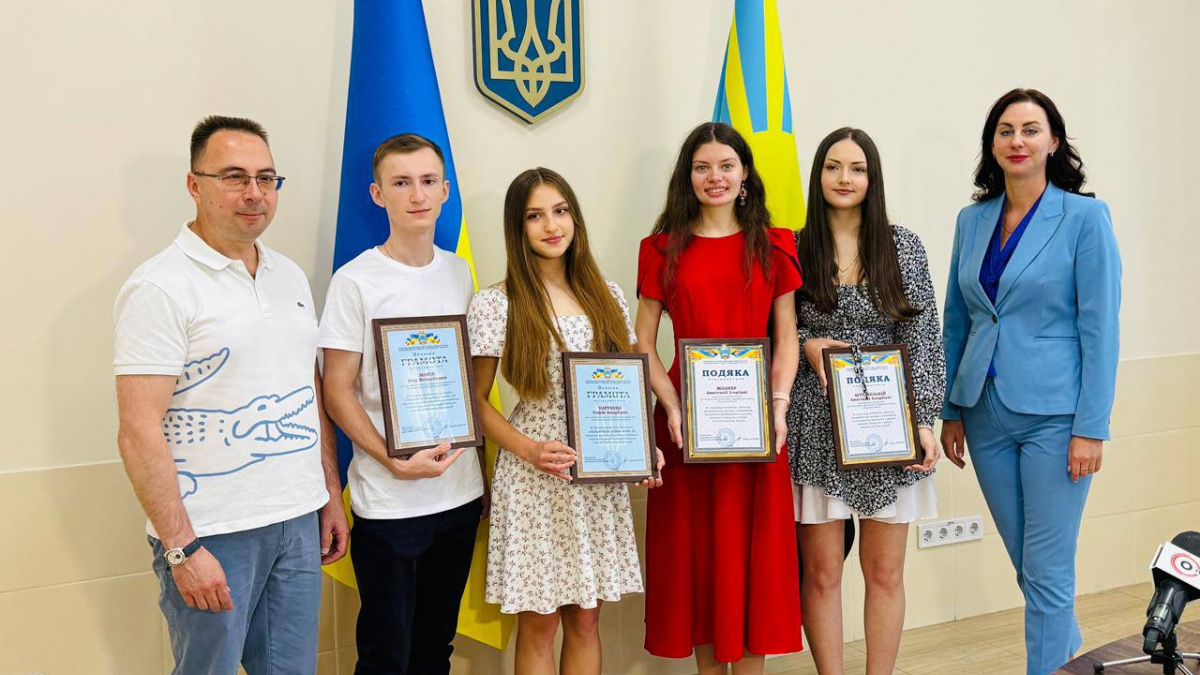 Прогресивні та сміливі: хлопців і дівчат Покровської громади вітають з Днем молоді