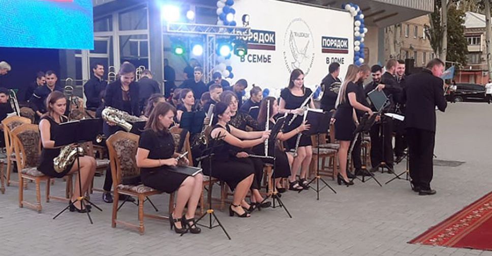 Праздничный концерт «Поклонимся ветеранам», организованный по инициативе Леонида Байсарова