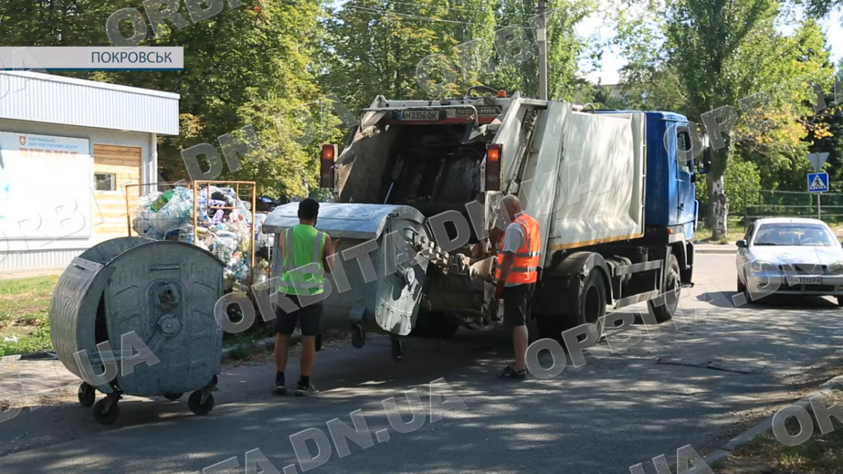 Важлива регулярність: покровські комунальники вивозять тисячі кубометрів сміття