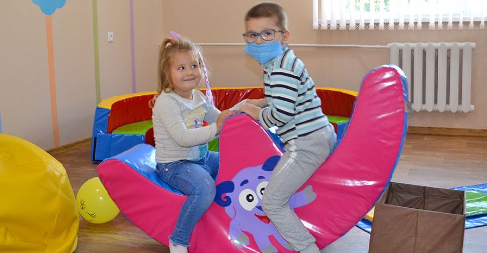Благодаря проекту «Мой город» от компании «Донецксталь» в Мирноградской ЦГБ появилась детская комната отдыха