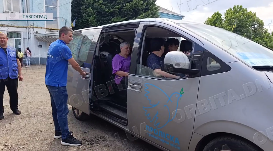 Рятуючи життя: евакуаційні місії вивозять людей з-під обстрілів до хабу Павлограду