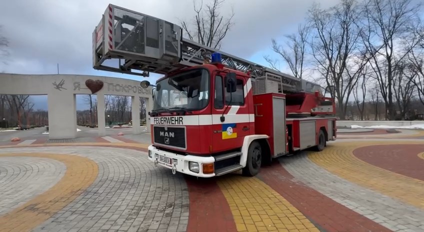 Покровськ отримав другу пожежну машину від благодійників