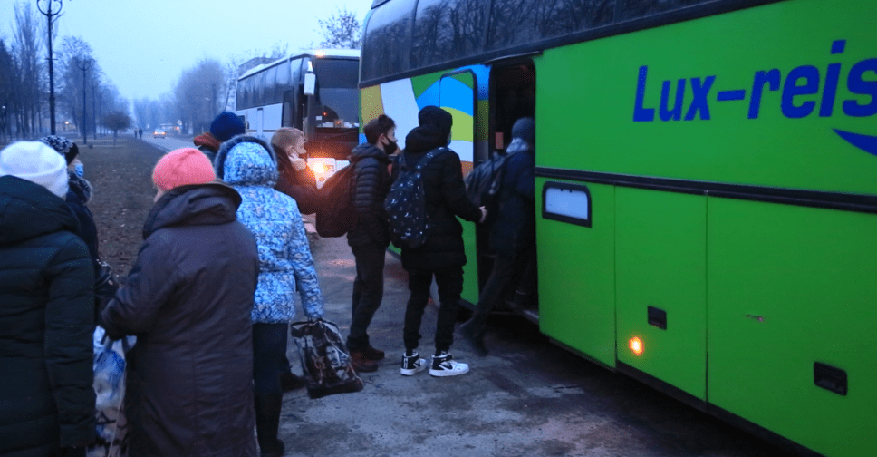 В Покровске организован подвоз старшеклассников ОШ №№ 4 и 6 к новым школам
