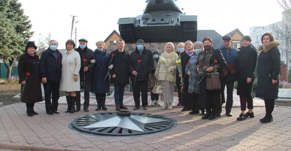 В Покровске празднуют День освобождения Украины от фашистских захватчиков (обновлено)