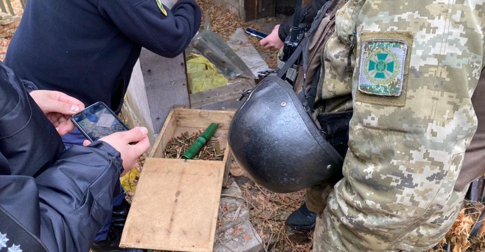 На Донеччині прикордонники виявили схрон боєприпасів