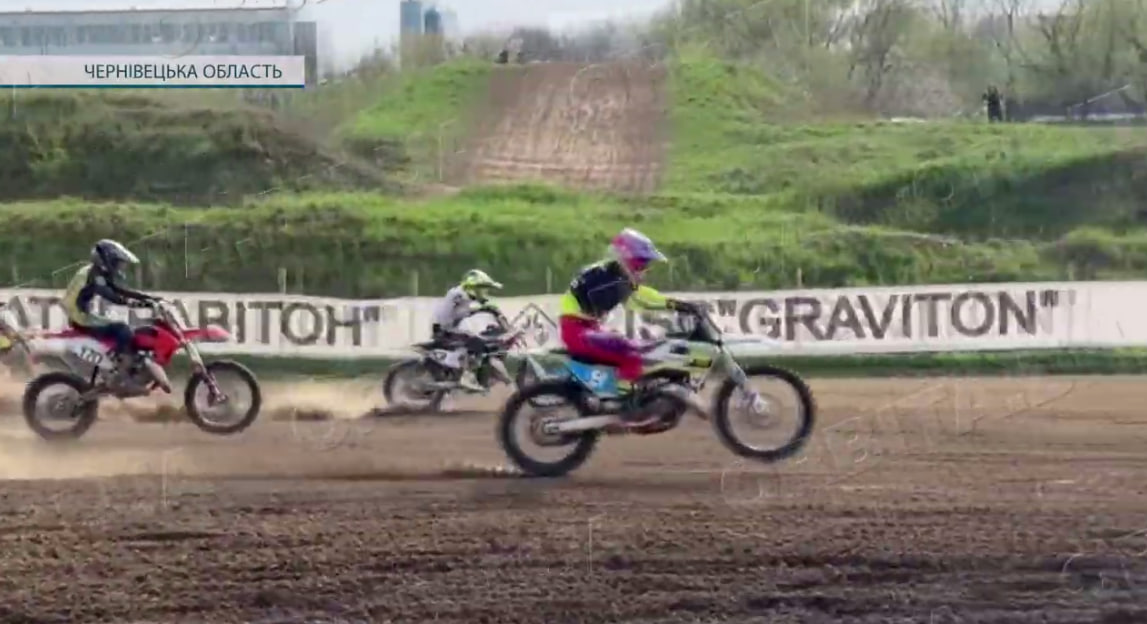 Сім заїздів і перемога: Софія Гініатулліна підкорює український мотокрос