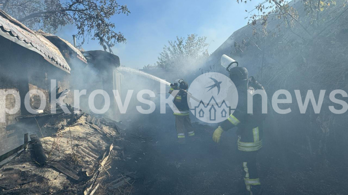 Удар дрона спричинив пожежу в Покровську