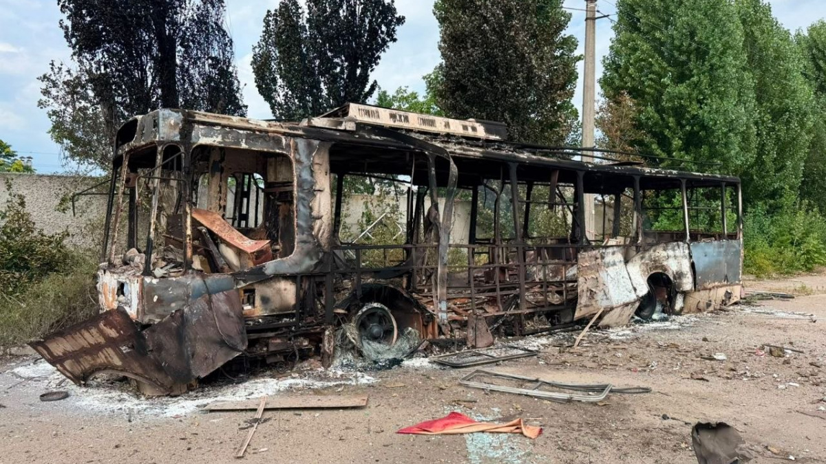 Одна людина загинула, 13 зазнали поранень через російські обстріли Донеччини 11 серпня