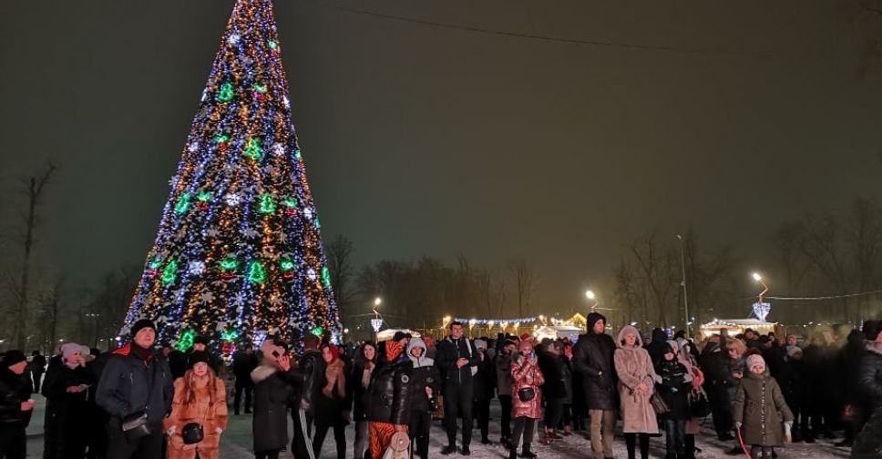 С места событий: Празднование Нового года у главной елки Покровска