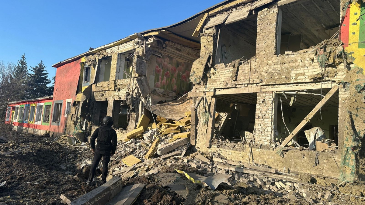 Загинула людина, пошкоджено 36 цивільних об’єктів – наслідки обстрілів Донеччини за минулу добу