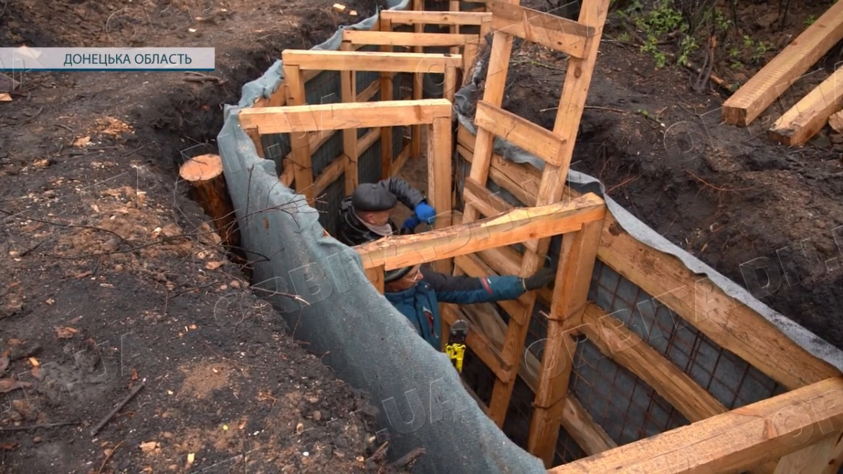 Там, де степ і війна: як покровські комунальники будують лінію оборони