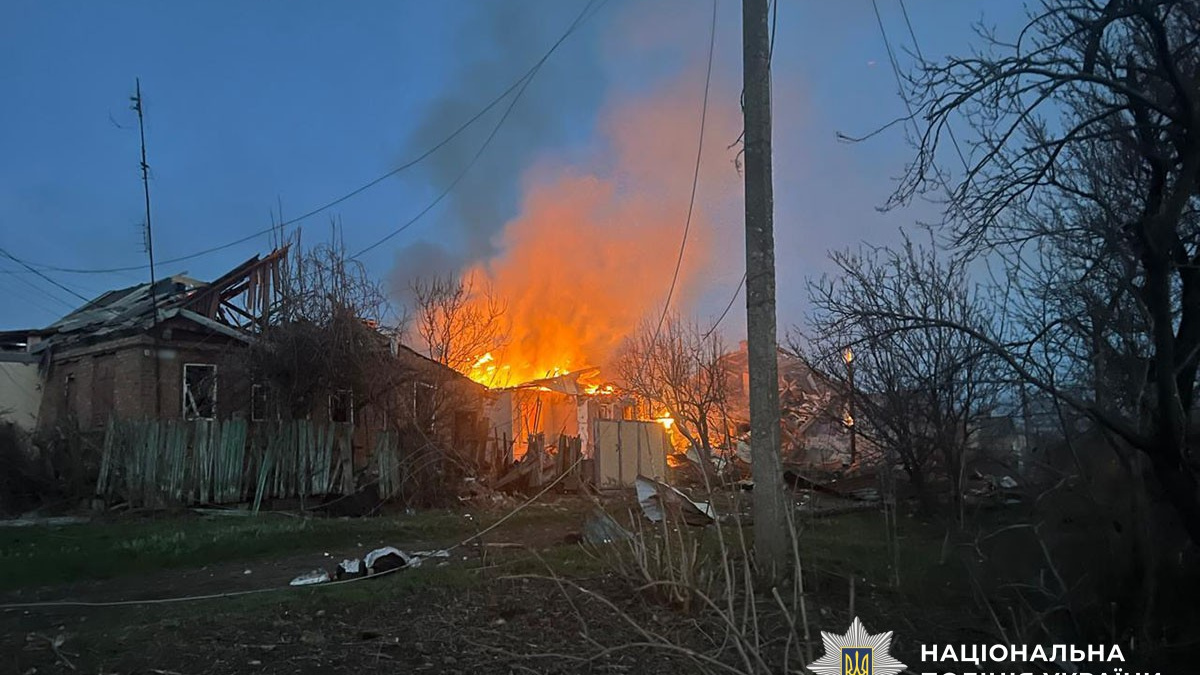 Троє людей загинули, 13 зазнали поранень через російські обстріли Донеччини 2 квітня