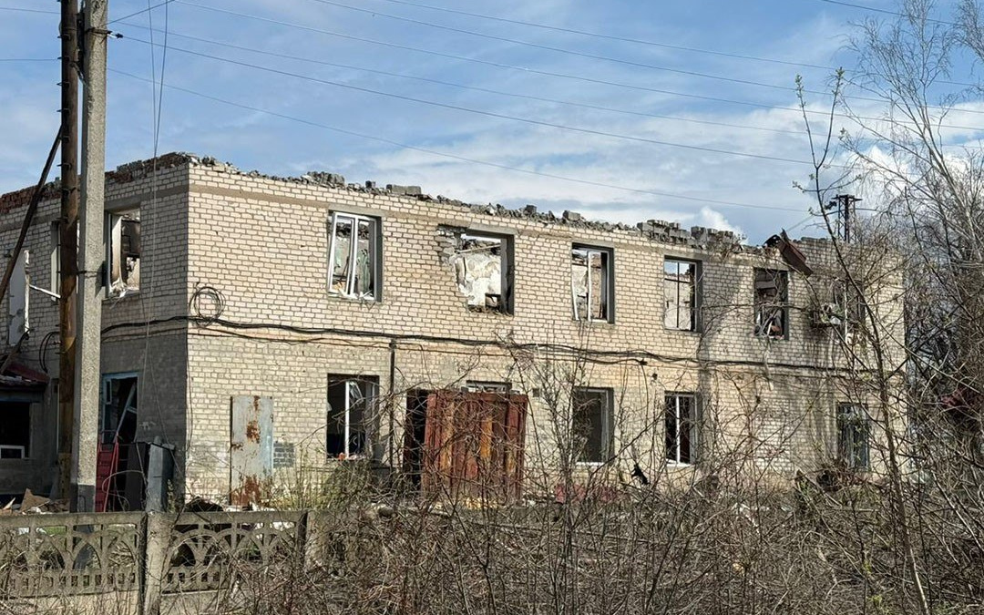 Одна людина загинула, ще двоє поранені через російські обстріли Донеччини 4 квітня