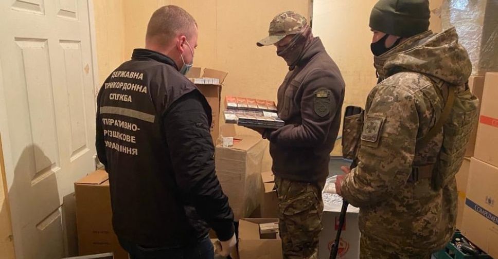 В Новогродовке изъяли около 12 тысяч пачек контрафактных сигарет