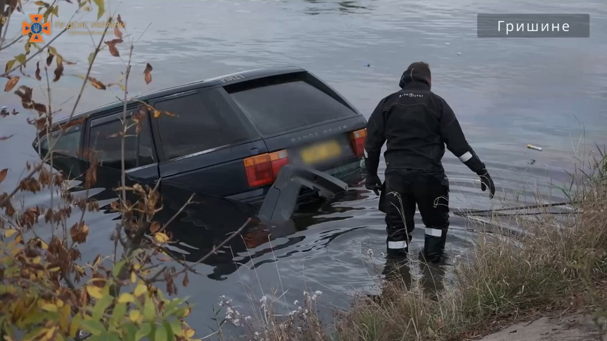 Автомобіль з’їхав у воду: в селі Гришине загинула жінка-водій