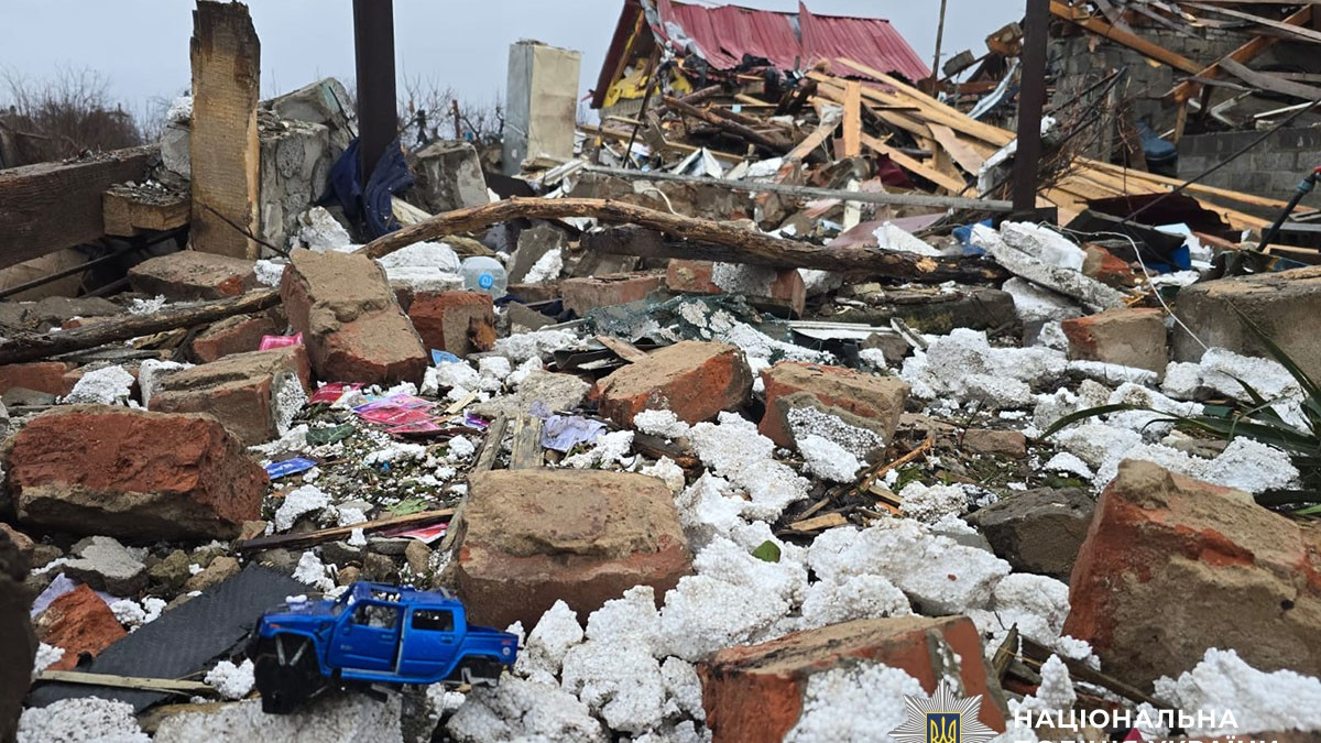 Росіяни вбили на Донеччині п’ятьох людей, серед яких – дитина, ще 12 осіб зазнали поранень