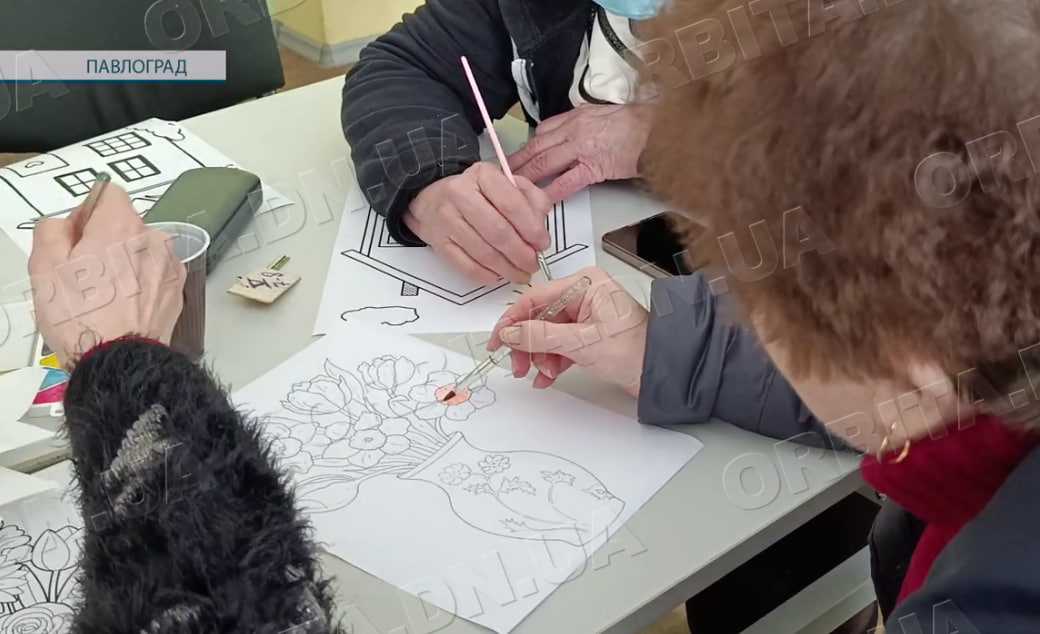 Творчість лікує: арттерапія для переселенців від БФ «Карітас Маріуполь»