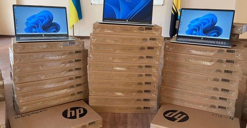 За програмою Олени Зеленської Покровськ отримав 112 лептопів для 14 шкіл