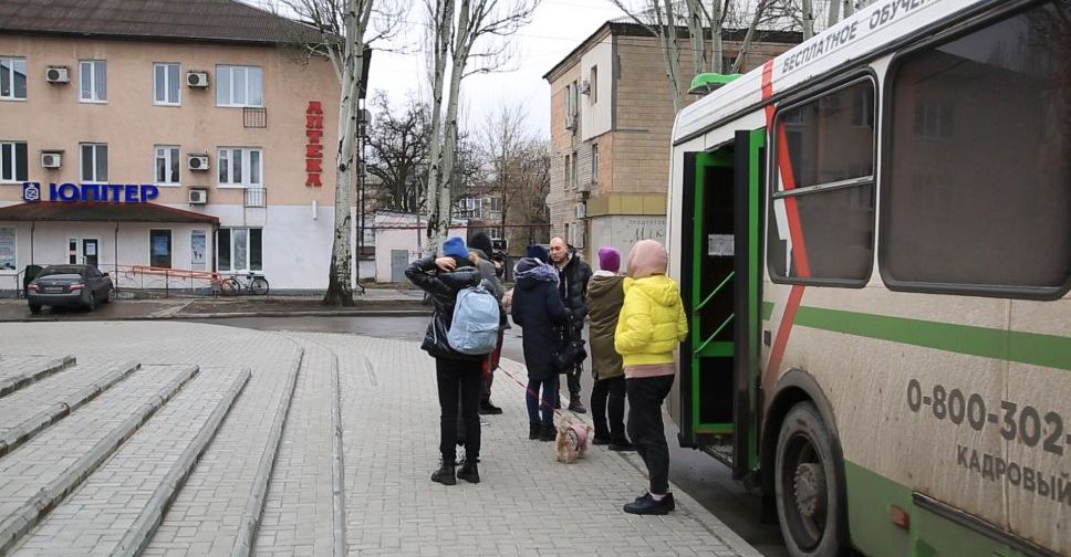 Автобусы транспортной дирекции МЕТИНВЕСТ ПОКРОВСКУГОЛЬ доставили в город беженцев