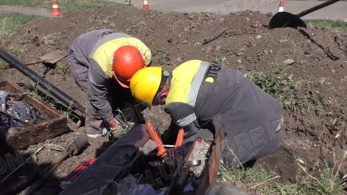 Вони повертають світло. Покровський РЕМ продовжує трудитися на Донеччині