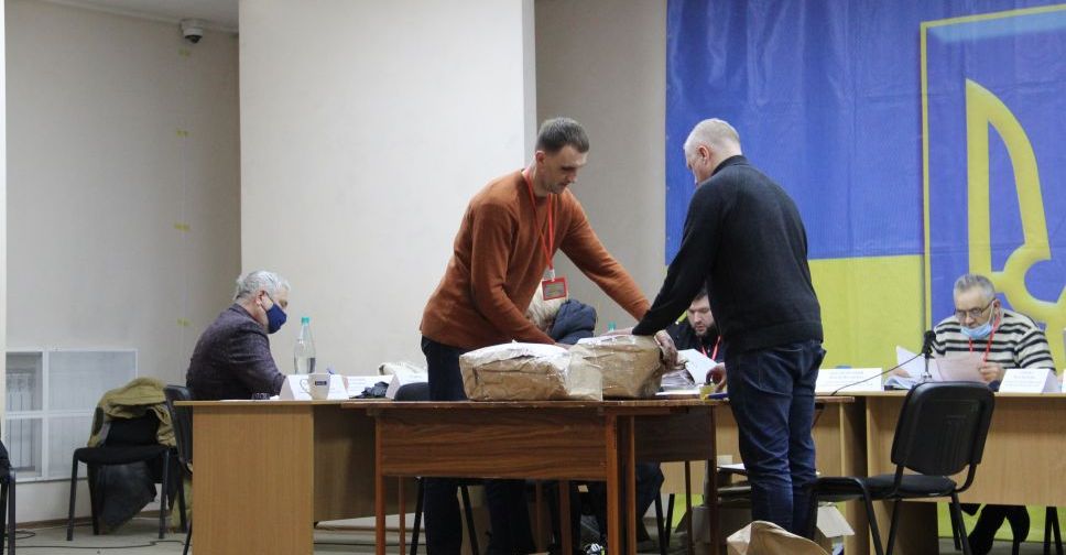 Окружная избирательная комиссия 50 округа завершает прием протоколов УИК