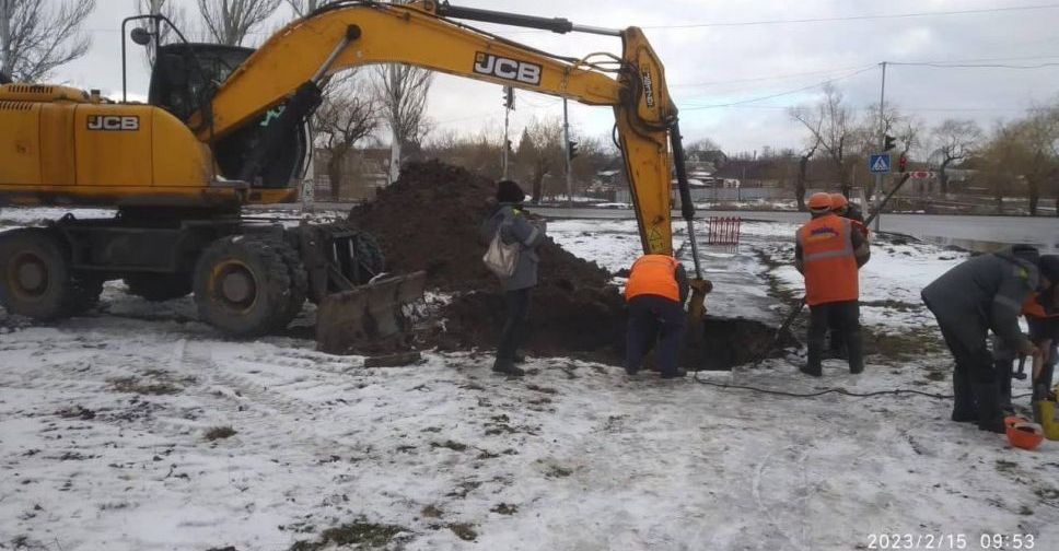 У Покровську усувають порив на каналізаційному колекторі