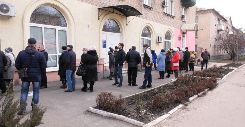 Банкоматы, магазины, заправки: что происходит в Покровске