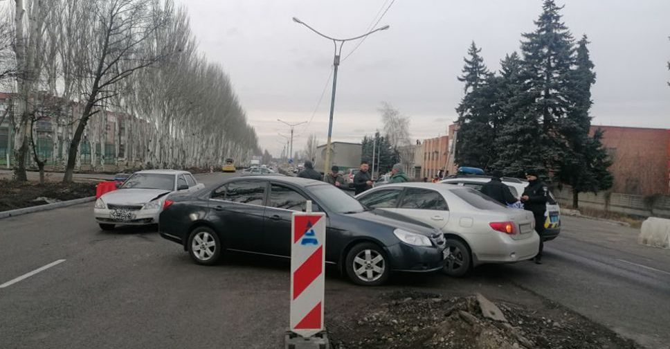 В Покровске столкнулись три автомобиля: комментарий полиции