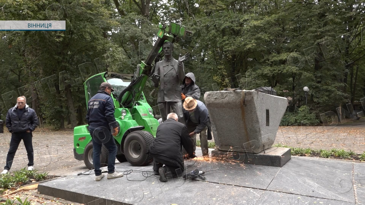 Пам’ятник Леонтовичу з Покровська прикрасив вінницький парк (сюжет)