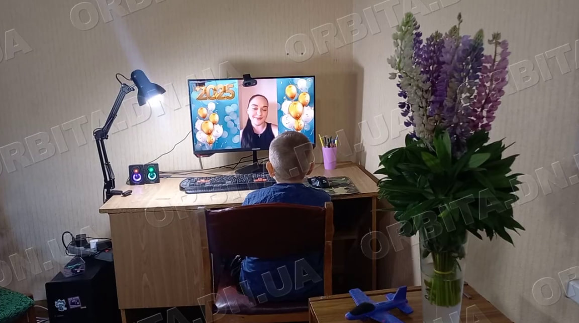 Вчились наперекір війні: для покровських школярів пролунав останній дзвінок