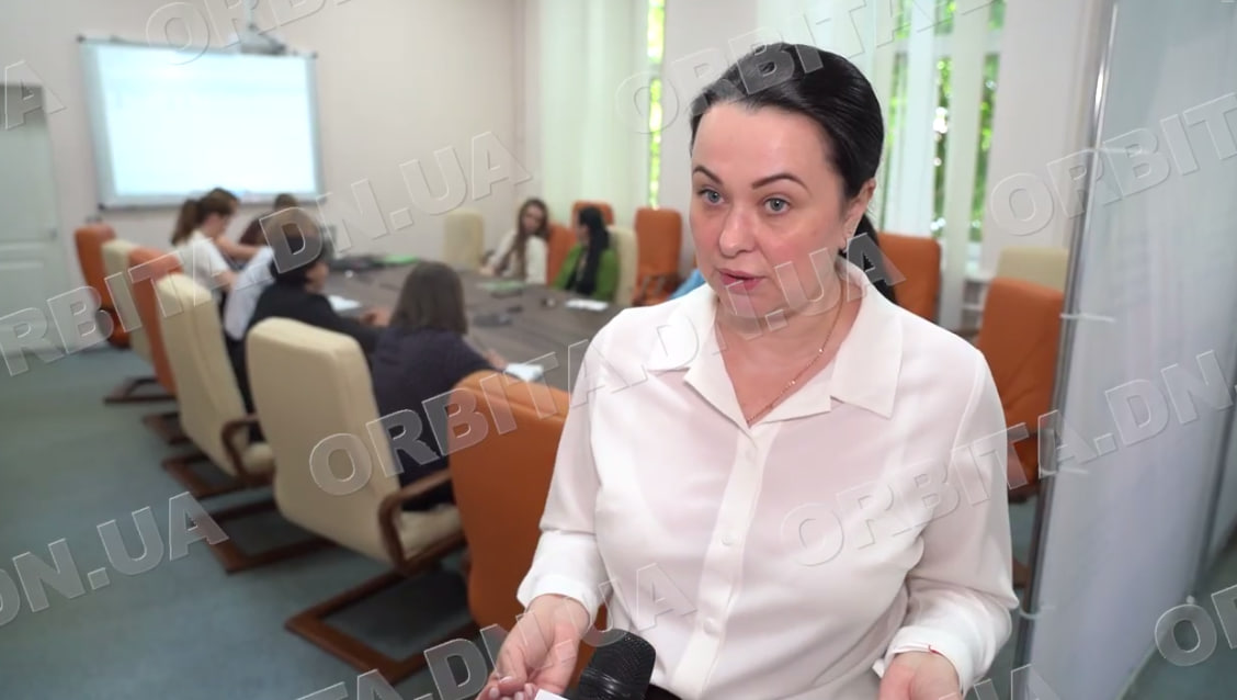 Не лише цифри: бухгалтери Покровського відділу освіти опановують ШІ та нові сервіси