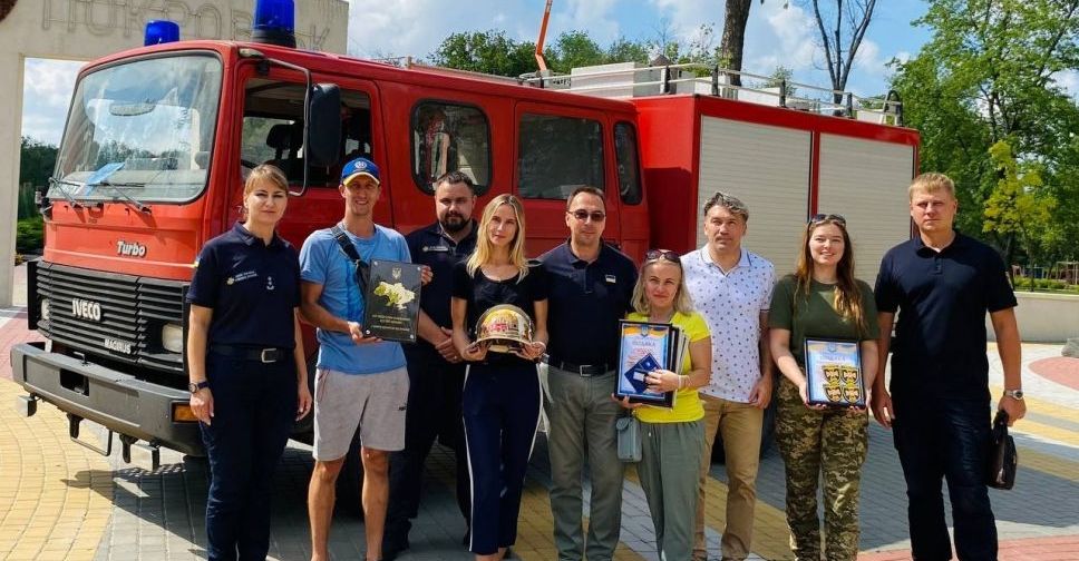 Благодійники передали спецавтомобіль для добровольчого пожежного загону в Покровську