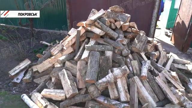 БО «За мирне небо» допомогла дровами малозабезпеченим родинам Покровської ТГ