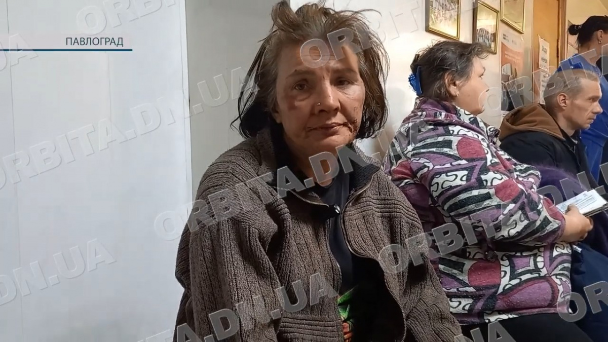 Дивом уціліли: з Покровська евакуювали маму з донькою