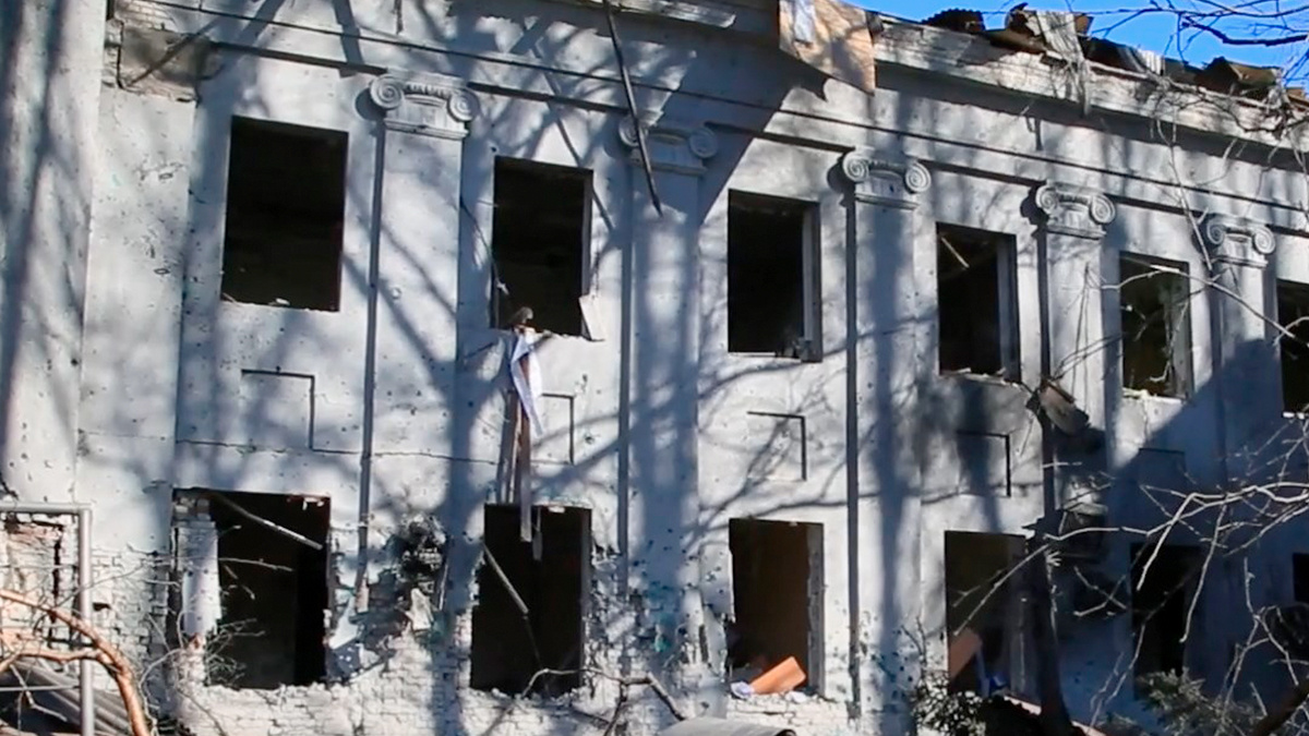 Покровськ оговтується після ночі: окупанти вдарили чотирма балістичними ракетами (сюжет)
