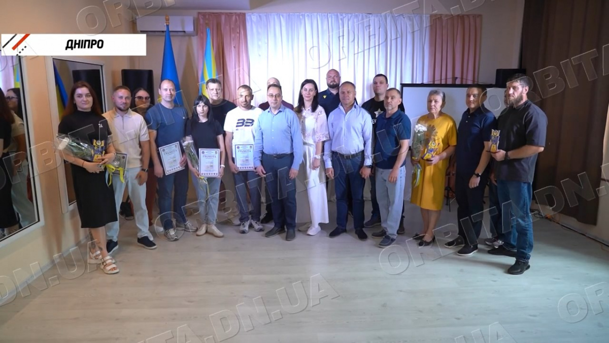 Попри війну виховують переможців: у Покровській громаді привітали тренерів