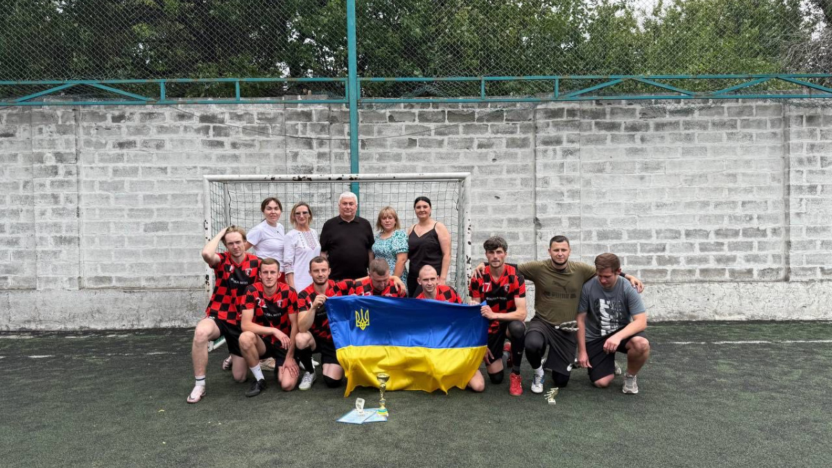 Гродівська ТГ організувала в Дніпрі змагання з мініфутболу до Дня Конституції України