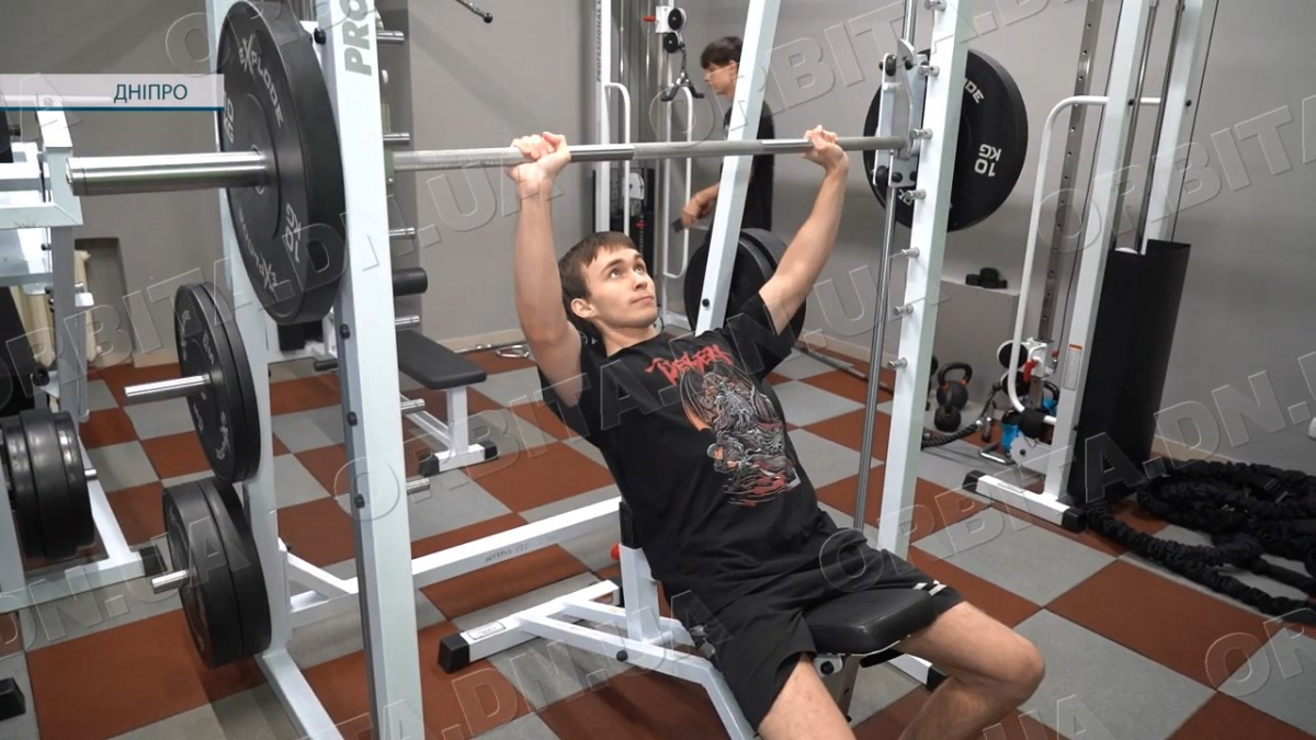 Покровський спортивно-молодіжний центр у Дніпрі запрошує на тренування