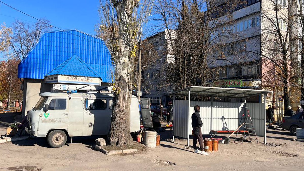 В одному з мікрорайонів Покровська встановили зупинку