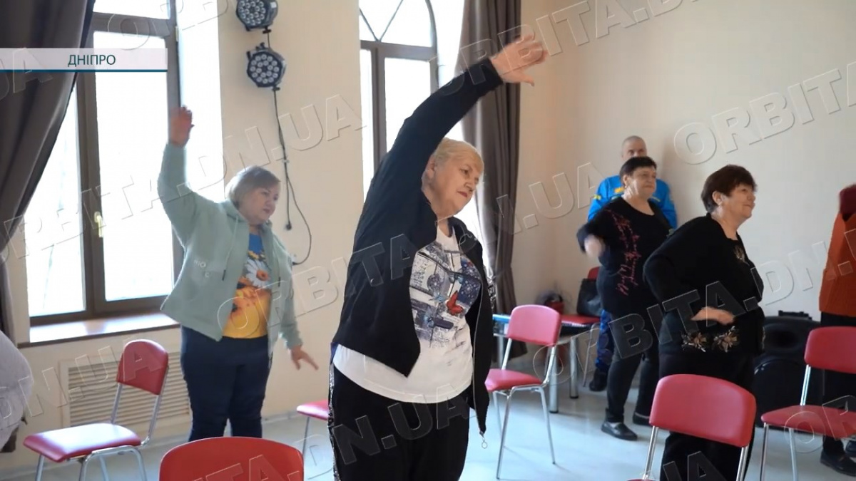 Рух – це життя: учасниці клубу «Золоті роки» долучилися до оздоровчого фітнесу