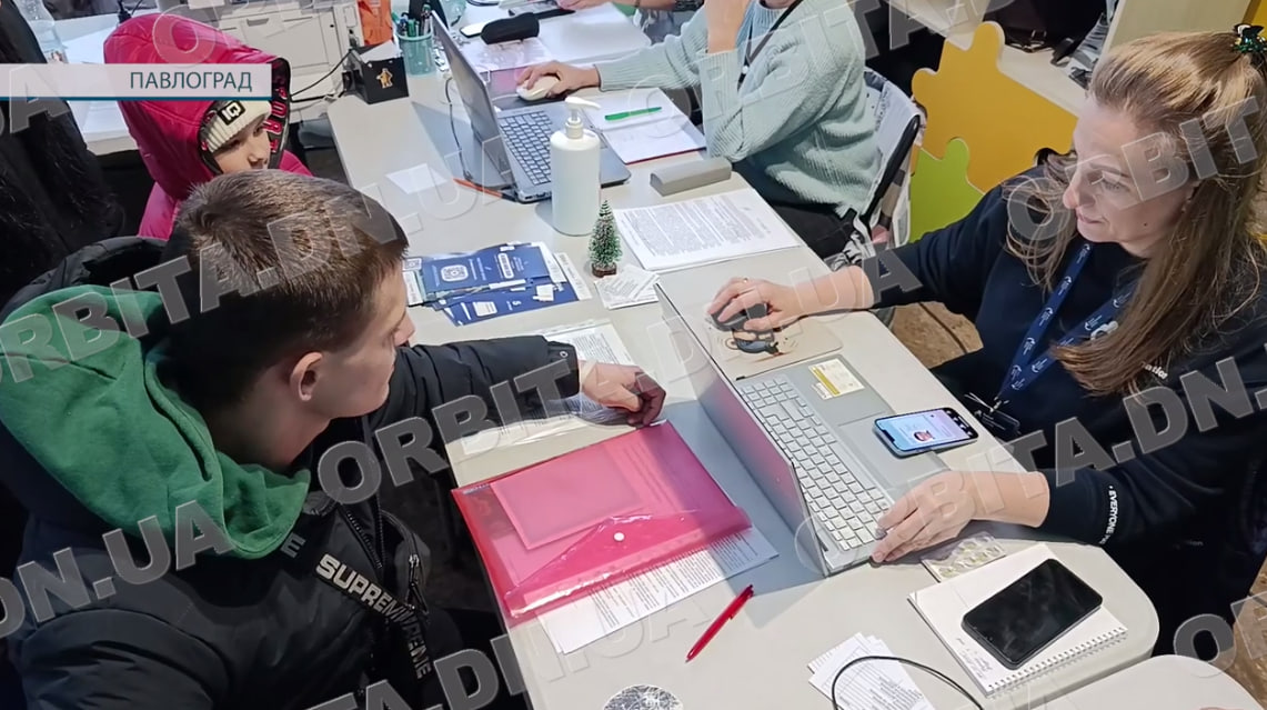 Евакуація рятує життя: зі східної частини Дніпропетровщини масово їдуть люди