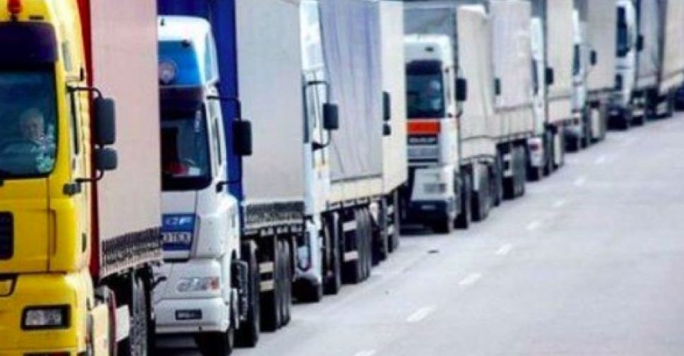 На період спеки вантажівкам важчим 14 тонн обмежили рух автошляхами